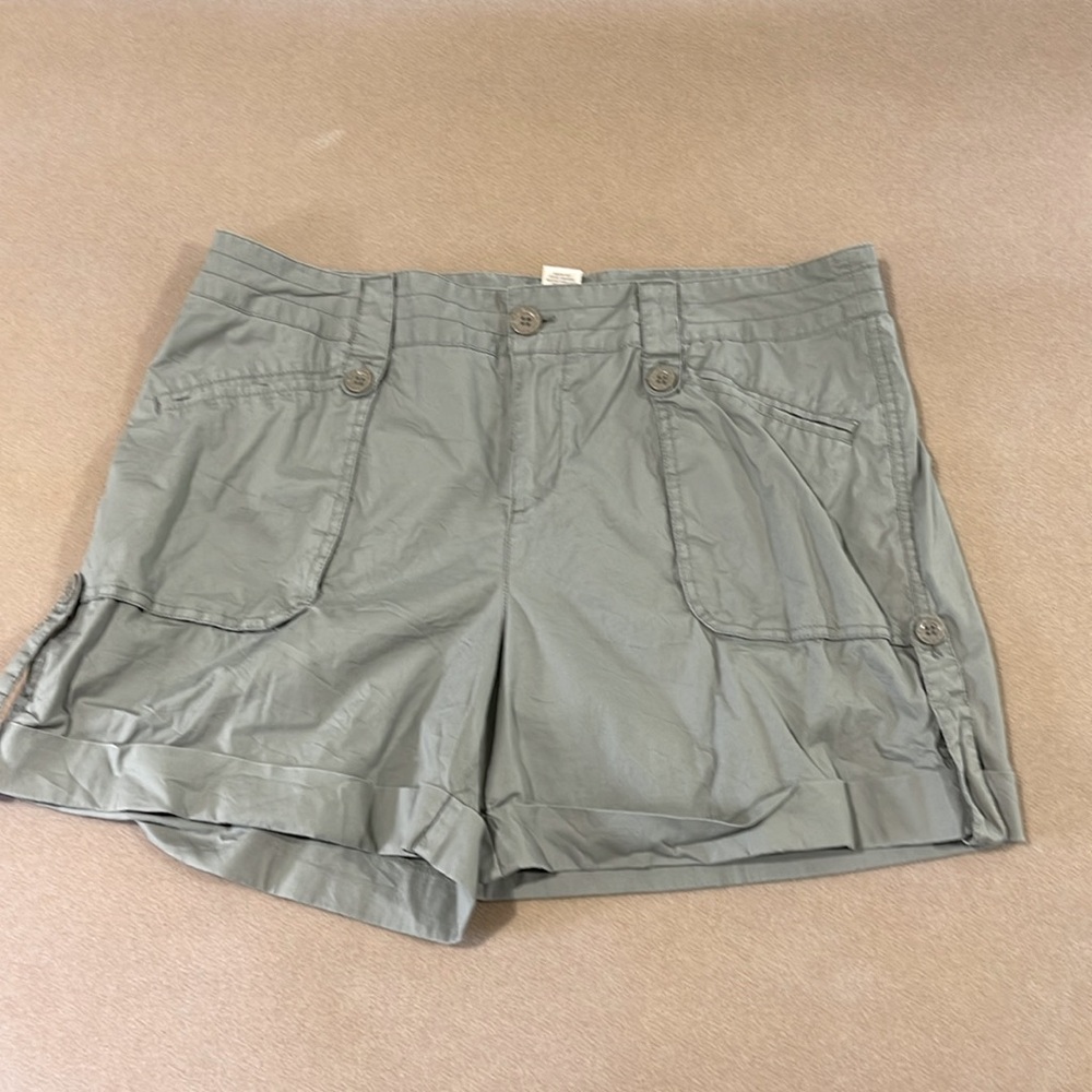 WOMENS WORKSHOP ANDREA JOVINE LIGHT GREEN KHAKI CARGO SHORTS W/ POCKETS SIZE 14